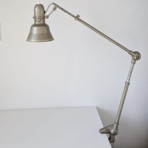 Lampă de atelier